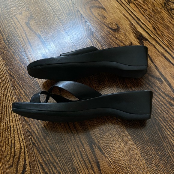 Nine West Black Leather Wedge Sandals (6.5 US) - Picture 6 of 7
